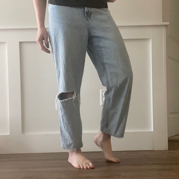 H&M Loose Straight High Waisted  Distressed Blue Jeans|Size 8/25inch inseam - Picture 2 of 11
